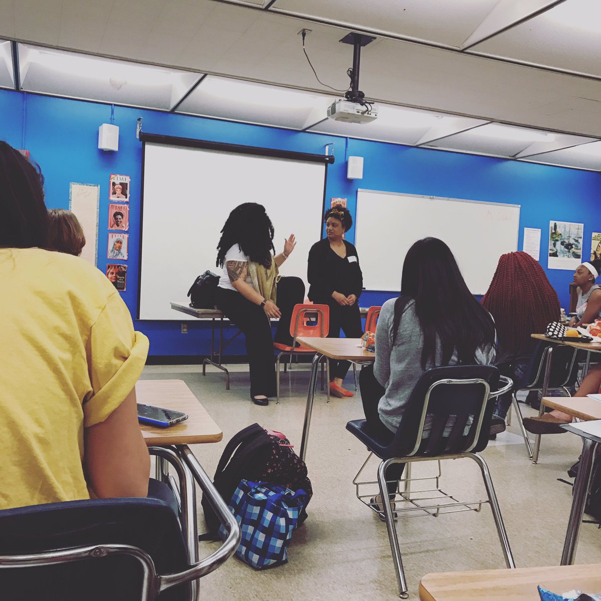 JMM_Reads's tweet photo. Presentation on how to interrupt racism by Freedom Inc in 854D #JmmReads https://t.co/SfKwx5Dkey
