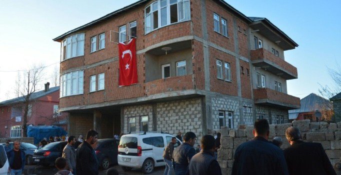 gok_mnd's tweet photo. #Ağrı #Patnoslu şehidimiz astsubay #EmrahÇelebi
#Bitlis'te şehit düştü; https://t.co/DDG4uVKRig