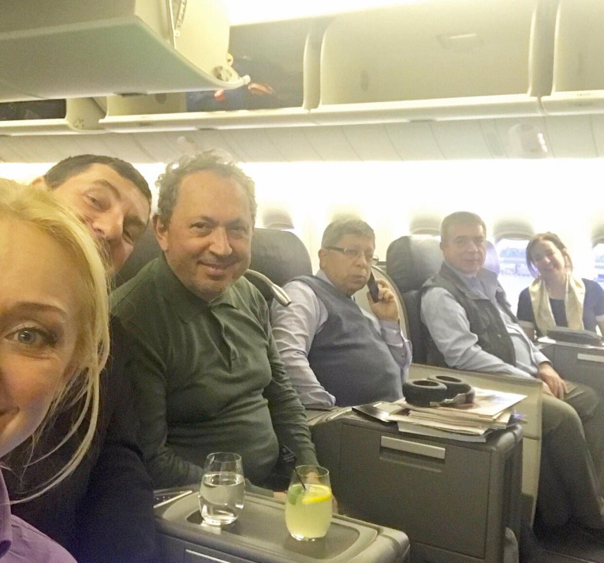 serefoguz's tweet photo. Sabah Yazarlar Kulübü; Yeni Delhi yolunda. #Hindistan - #Türkiye ilişkilerini tartışacağız
@serefoguz @keremalkin @ilnurcevik @mehmetakarca https://t.co/lGYCKg97hM