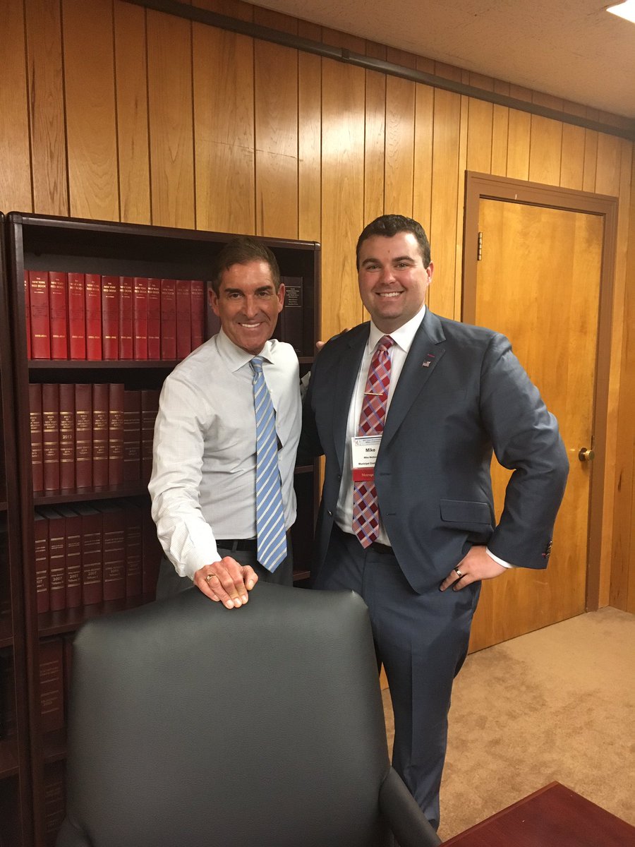NYMCU_News's tweet photo. Thank you @JeffKleinNY for your continued support of the Credit Union Movement!  @NYCUAtweets #StateGAC https://t.co/C6TaVpEsl7