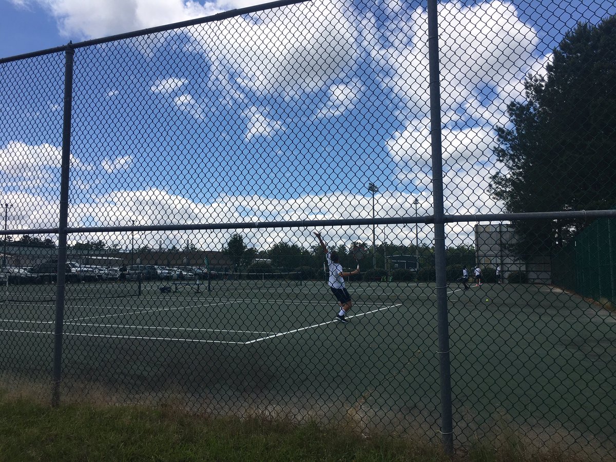 Boys tennis is getting started at Greenbrier 1s is up 3-0 in the first set