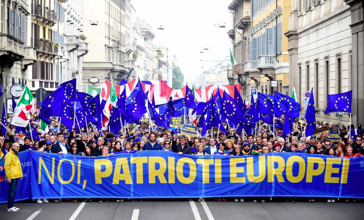 TUTTOBLUE's tweet photo. Abbiam onorato partigiani celebrando loro dono più grande, Europa. Orgogliosamente antifascisti ed europei. Grazie per #25aprile #TUTTOBLUE. https://t.co/Z0aZ7IeP2F