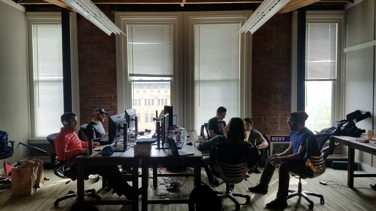 jaredtpotter's tweet photo. @fintech_RQ team moving into the new office expansion in Tacoma. We're growing. #fintech #redquarry #pnw #Tacoma #investment #software https://t.co/vHm4gJBWJb