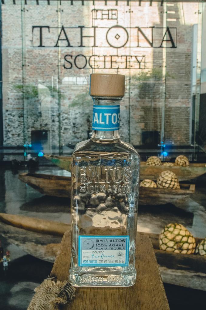 AltosTequila's tweet photo. Bartenders from all over the world will be competing to find the best tequila cocktail. Check out Tahona Society: https://t.co/Tq579ZCWP1 https://t.co/2g2ySMkAy0