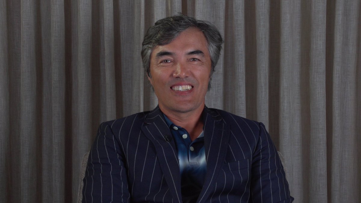 RetinaToday's tweet photo. From #DukeAVS, David R. Chow, MD, FRCS(C), provides details on light filters used during 3-D surgery: https://t.co/jYiEOq90IT #retina https://t.co/3TsCNEm5TL