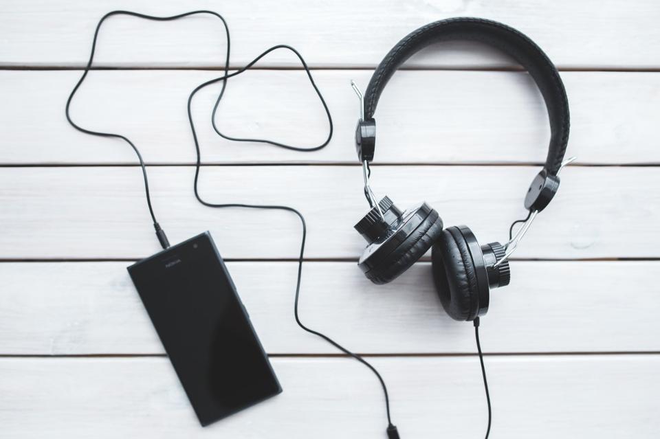 Forbes's tweet photo. The music industry grew faster in 2016, and it shows no sign of stopping https://t.co/8JVyMf4hwg https://t.co/ilDqeJBnMr