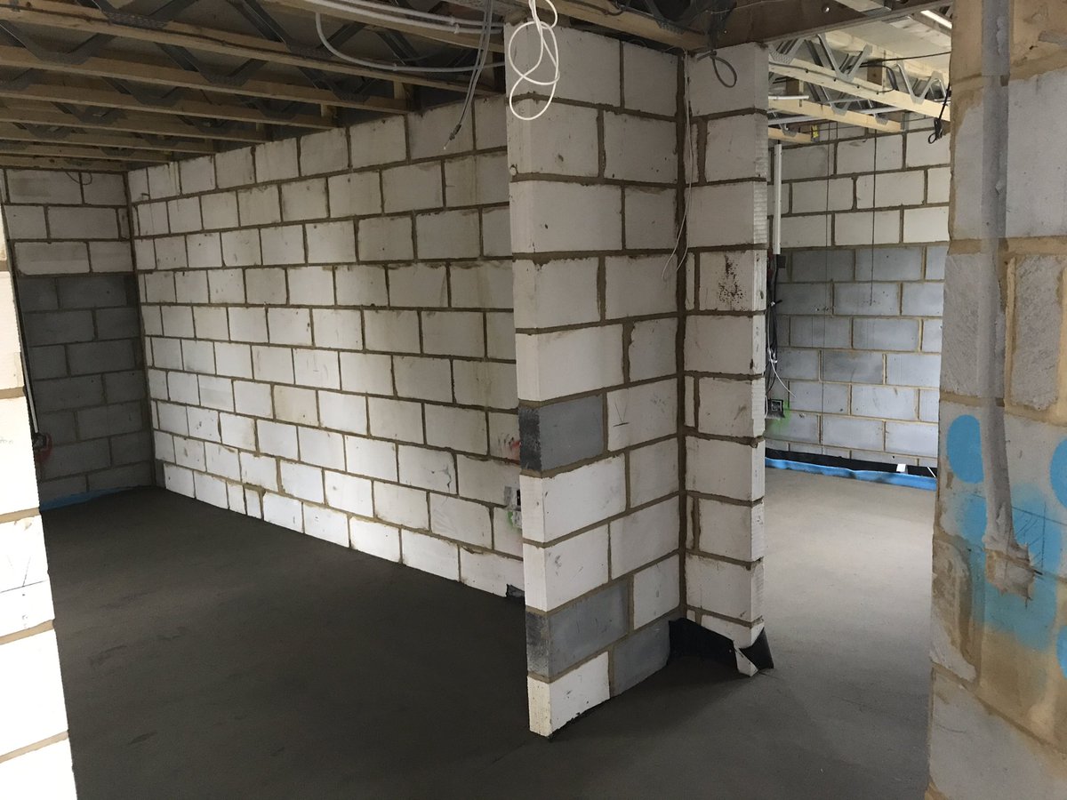 PlastererMark's tweet image. 22 tonnes of fibre reinforced floor screed installed on our latest new build project, Ashford .readymix in association with @coppardplant .