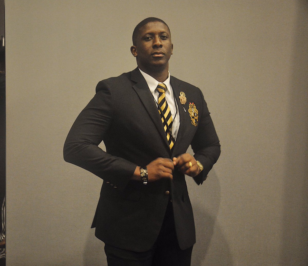 Flygerian43's tweet photo. EP the Realist...🤙🏾📸 #AlphaTwitter #AlphasInSuits #TheDapperApes #PhlyAlphas #BlackMenInSuits #PhlyG https://t.co/Du2BqanVnH