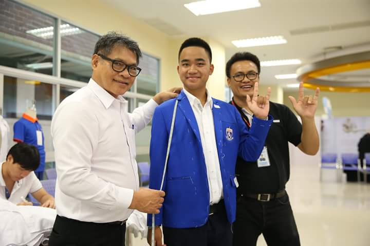 tthanomnua's tweet photo. วันลงทะเบียนเรียน .. วันเริ่มต้น... ซินะ .. !
#KMIDS #KMITL #พี่ใบไผ่ https://t.co/sYKLCwYRqJ