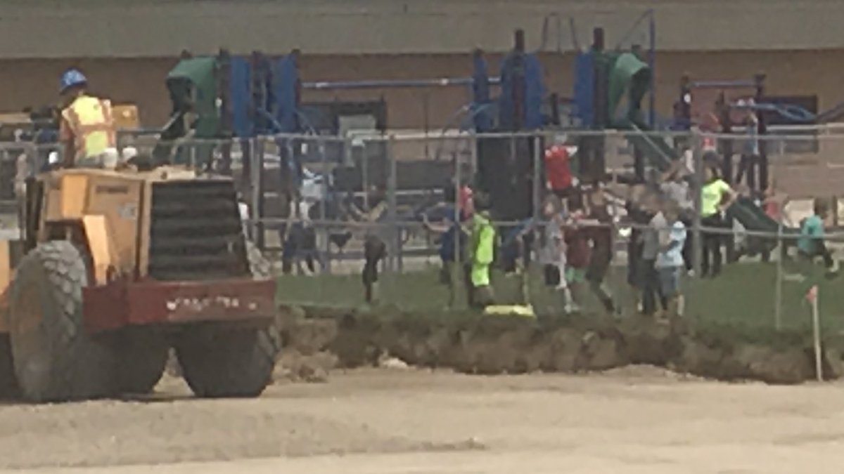SteveCfacMNGT's tweet photo. Future heavy equipment operators? @FalconsMV @mnsfacilities @MuskegoNorwaySc #newberlingrading https://t.co/rCtlmdrSts