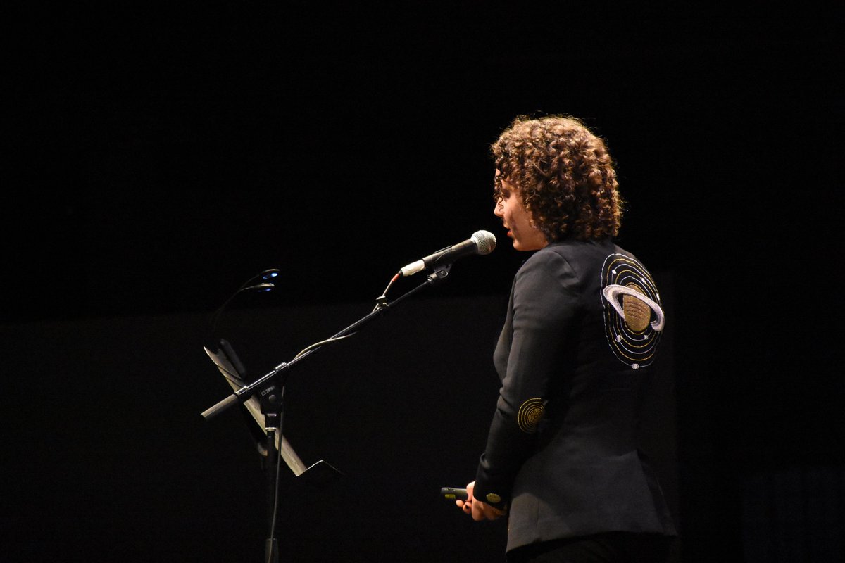 POETSorg's tweet photo. Last night w/ @brainpicker we celebrated #PoetsForScience, as well as the strong force that is women both in poetry and across the sciences. https://t.co/Riz7xSxwAE