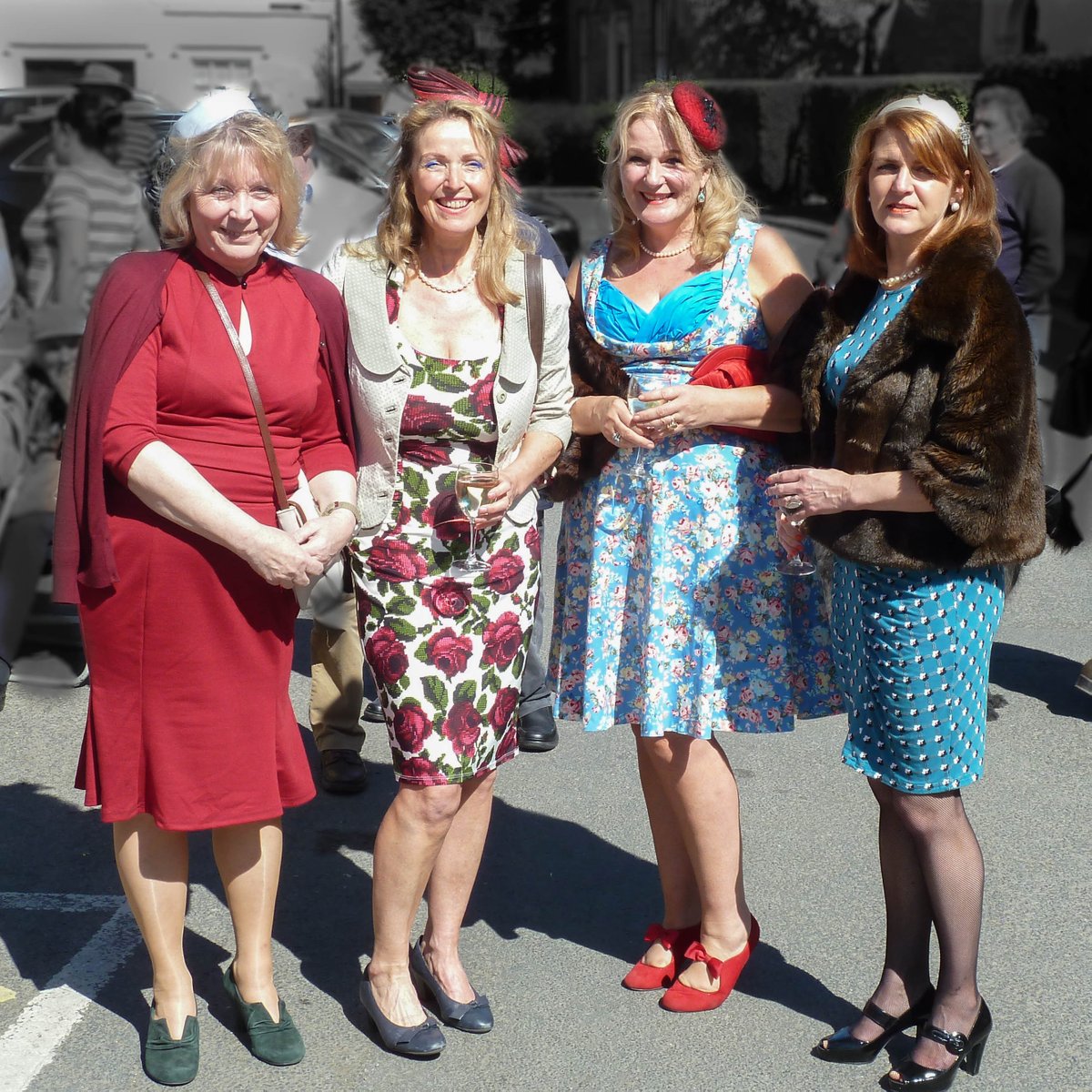 SueRyderWinch's tweet photo. Good crowds Sat/Sun for 1940s in #Winchcombe The shop was a focal point I am glad to say, vintage clothing was a hit &amp; we still have more. https://t.co/7F6BXrt1uW