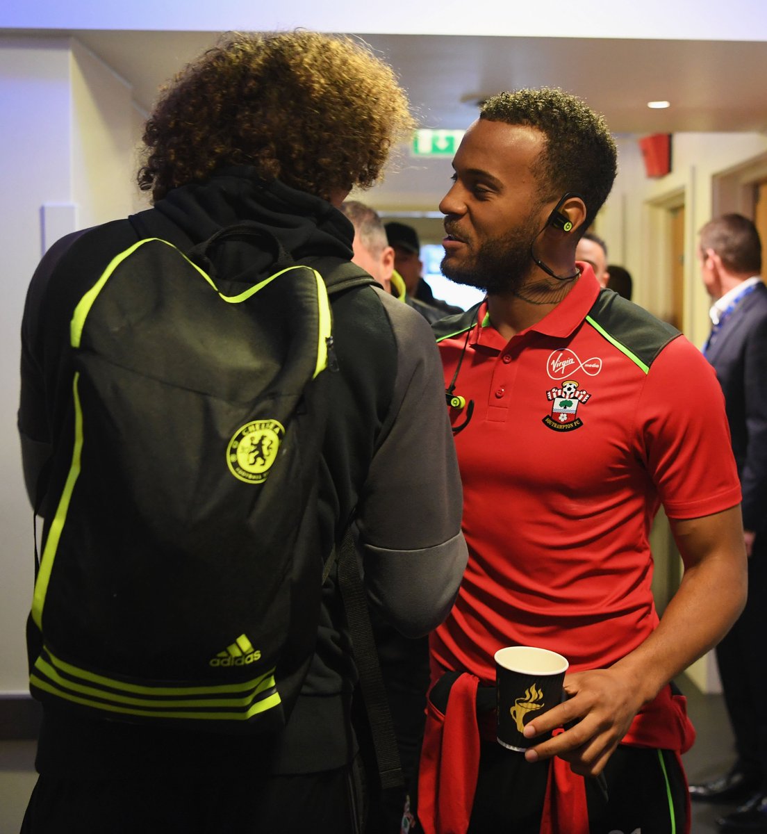 ChelseaFC's tweet photo. .@DavidLuiz_4 saying hello to former Blue and Champions League-winner Ryan Bertrand! https://t.co/l56X7TBaLi