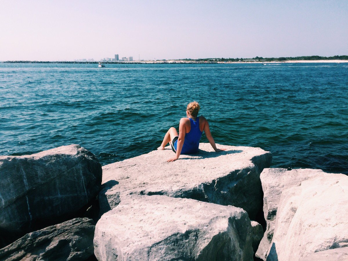 HavenMcCoy's tweet photo. currently studying for finals but would MUCH rather be back in florida. this past weekend was one for the books! 🌊 https://t.co/ptTuN6DmNq
