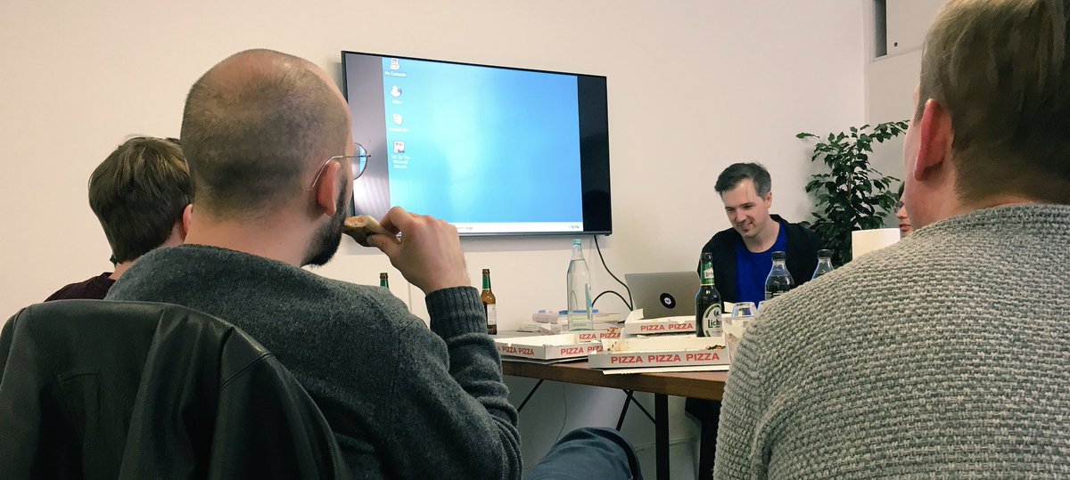 punkt_de's tweet photo. Erstes Digital #Meetup für @punkt_de mit den Kollegen von @madein_io, @ChichuDesign und allen anderen. Super spannende Insides. https://t.co/DheOPK1Twj