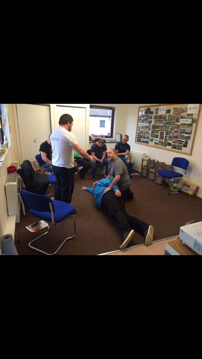 firstaadr's tweet image. Excellent days training @DADSWORK congratulations to all dads. Lots of fun and wgreat group of dads. Well done! #eastlothian #FirstAid