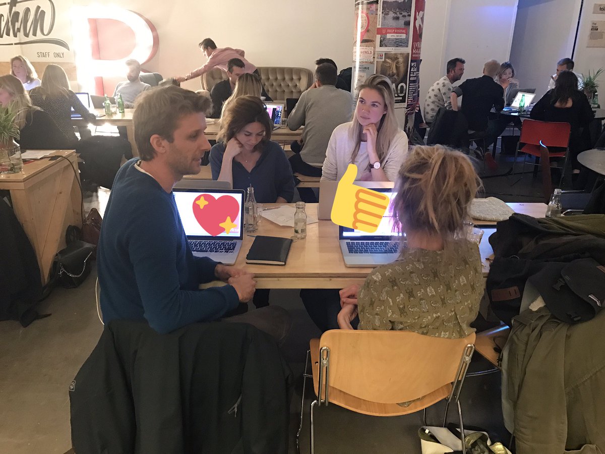 thebestsocialNL's tweet photo. De juryleden van Beste Copy heeft hun copy erbij. #debestesocial https://t.co/5uXFycmzIi