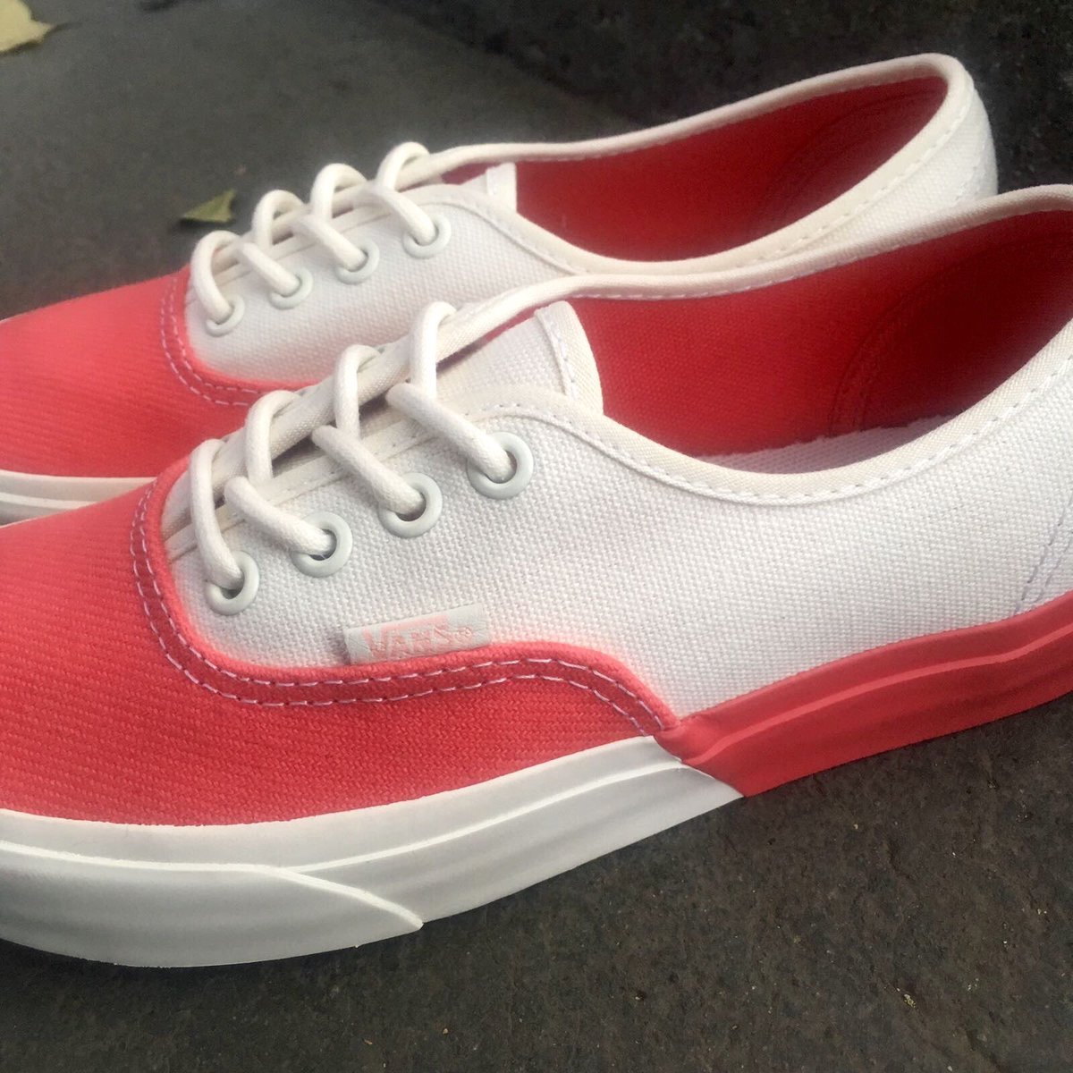 elnierika's tweet photo. #authenticdx x @vansgirls_mx x #elnierikaroma #livingoffthewall https://t.co/cZMG3HM3rB