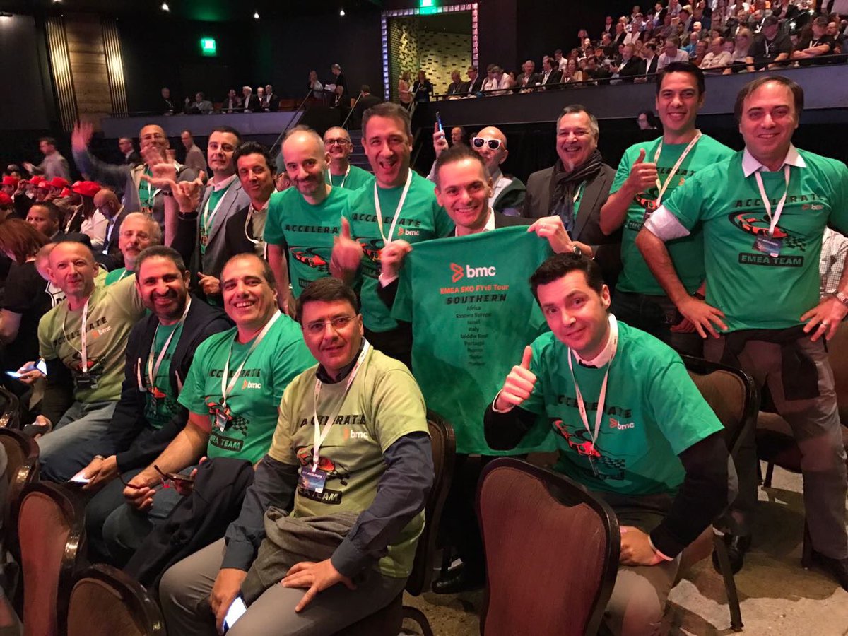 mrc_pdr's tweet photo. Il team BMCitalia fa il suo ingresso trionfale e si distingue a Las Vegas #bmcsko #bmcitalia https://t.co/khJiNqo2hG