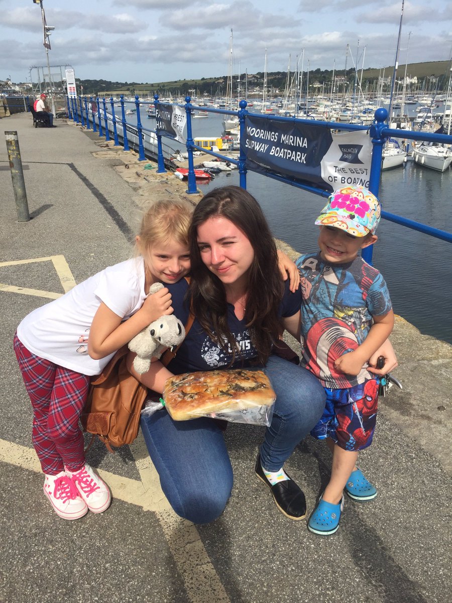 coretex_think's tweet image. Els, Katherine and Max, with going homepie