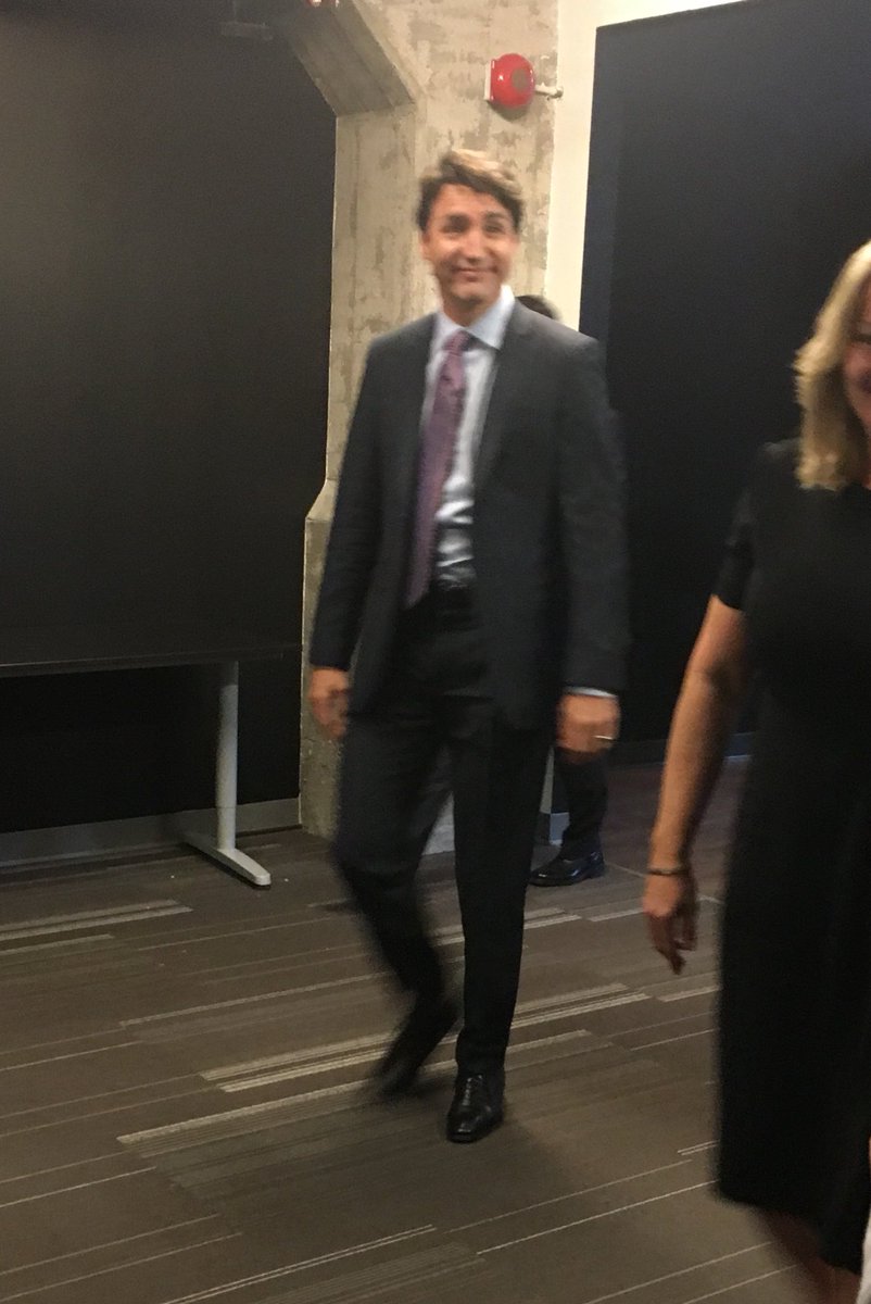 BrianMoelich's tweet photo. Got to see our prime minister @JustinTrudeau today. The pic is terrible, but the expression is hilarious #Canada #funnyface #communitech https://t.co/rE3b16jc6m