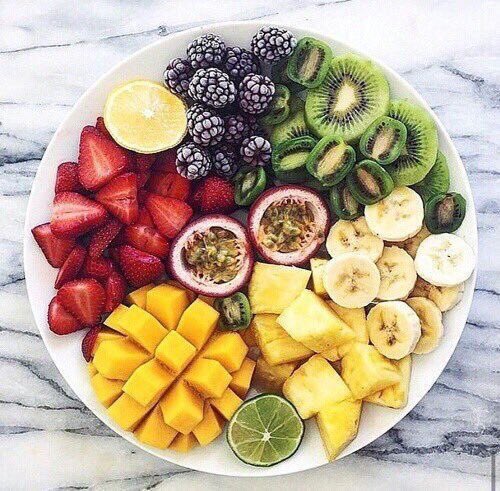 BestMotivation_'s tweet photo. Les fruiiiits 💛🍏❤🍉🍎💚🍇🍓❤️ https://t.co/TR8iXcLudm