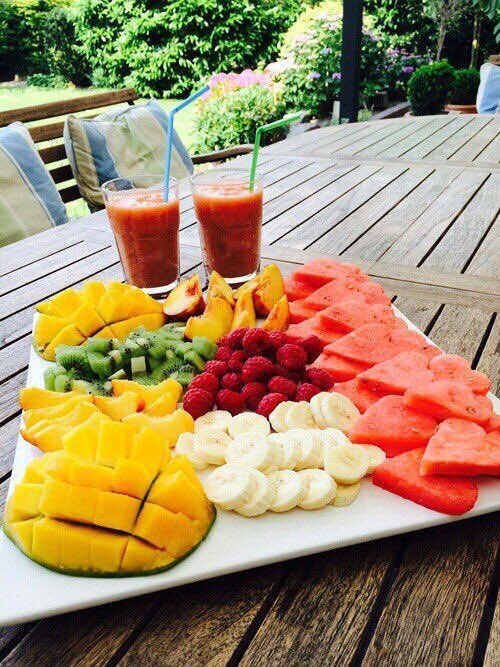 BestMotivation_'s tweet photo. Les fruiiiits 💛🍏❤🍉🍎💚🍇🍓❤️ https://t.co/TR8iXcLudm