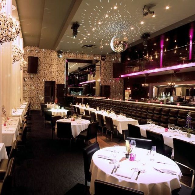 TimeMTL's tweet image. What's the difference between a #wedding hall and a #reception hall?  #Montreal #YUL buff.ly/2pXsrDS