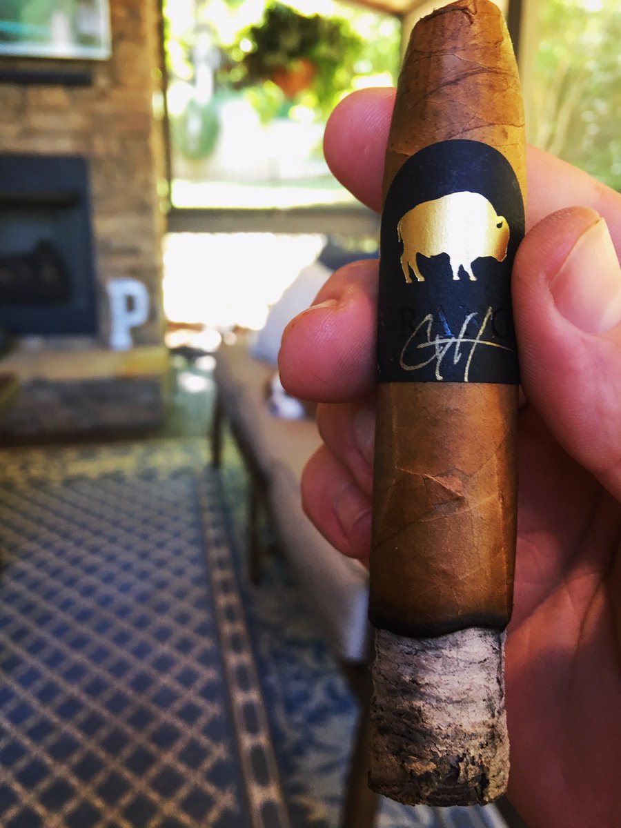 stogiedad's tweet photo. Afternoon #cigar...@DurangoCigars Perique's Rose on the porch.  Quite good, and burning like a champ!  #nowsmoking https://t.co/M3y07WhgdV