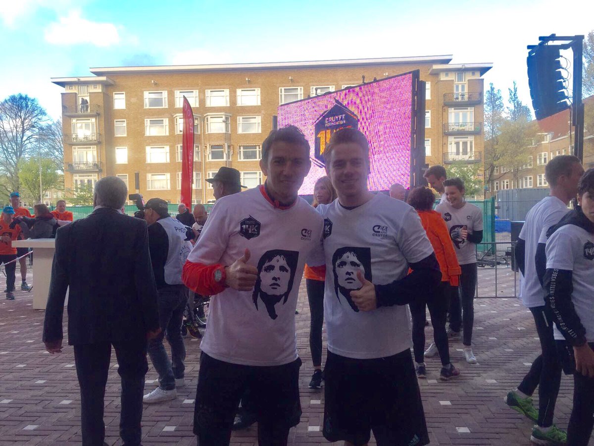 E-Sporter <a href="/KoenWeijland/">Koen Weijland</a> &amp; <a href="/GOgararu/">George Ogararu</a> zijn er klaar voor! 👍

#14KRun