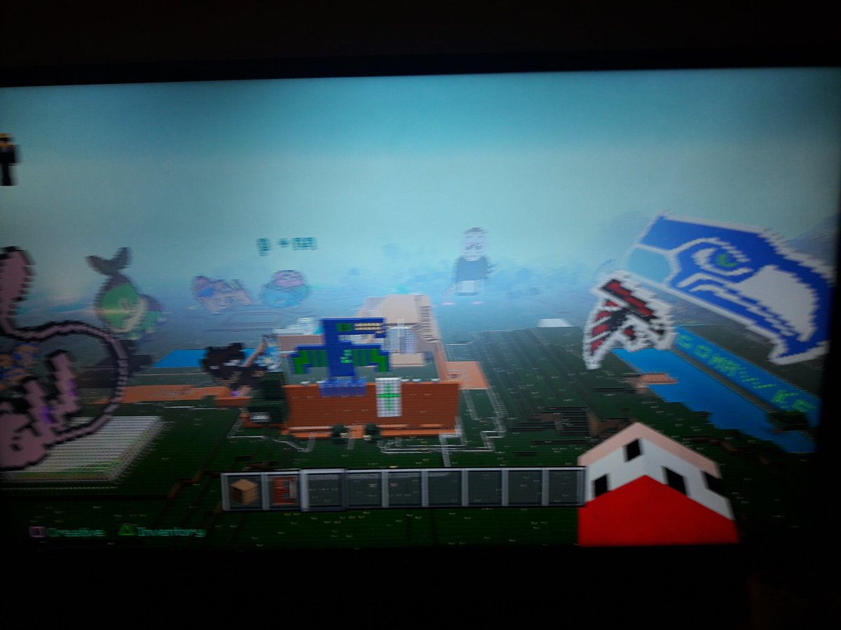 SSGMICHAEL72's tweet photo. This is my minecraft world #GOHAWKZ https://t.co/jQ7OgwXnNO