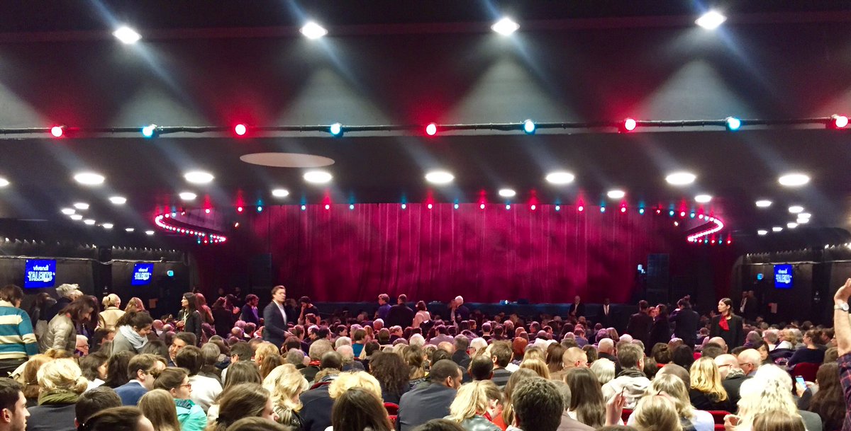 kersiny's tweet photo. Les collaborateurs de @vivendi remplissent la salle de @OLYMPIAHALL pour le #VivendiTalentsShow #3 #SoonOnAir 👍🏼 ✌🏼#ComInterne 😊 https://t.co/CyYTcl3ulV