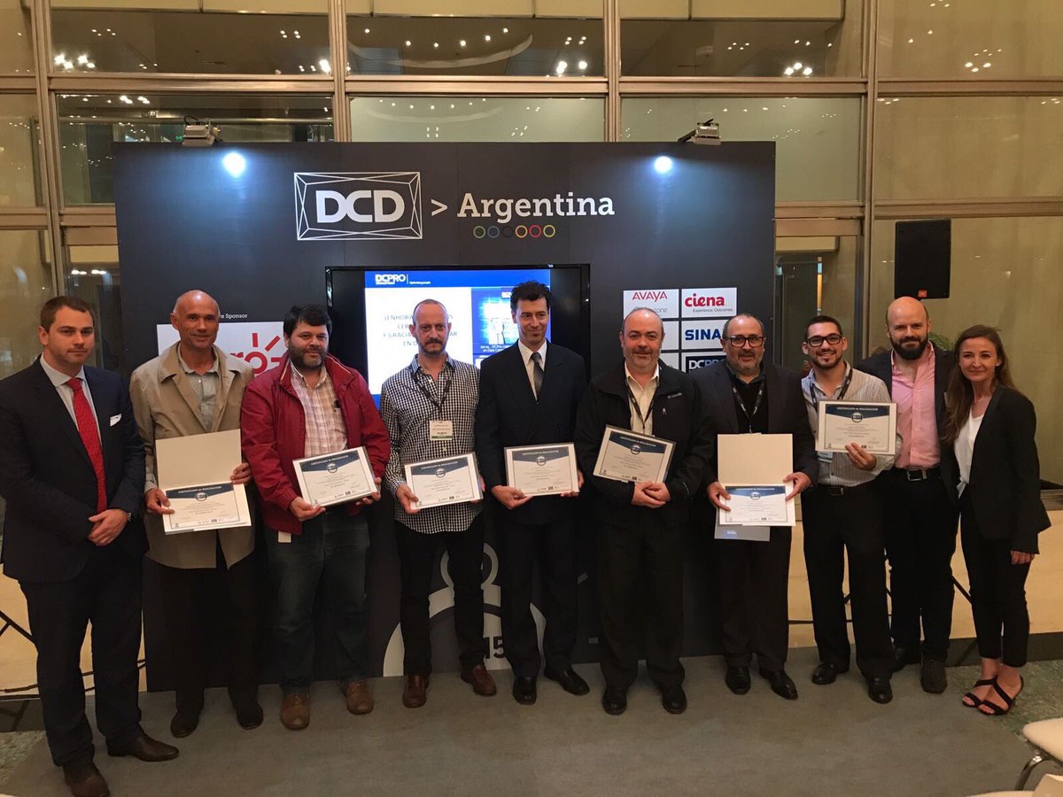 DCD_ES's tweet photo. Entrega de #Datacenter Specialist en Diseño y Operaciones de la Formación #DCDPro
#DCDBAires infraestructura digital y #Cloud
@HiltonBA https://t.co/O7owmdzhFD