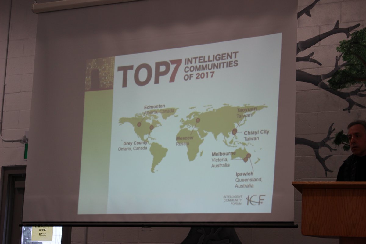 TownofHanover's tweet photo. #DYK @GreyCounty is in the #Top7 #IntellegiantCommunities? @launchpadyatc enables our youth to develop skills for future success! #ICFTour https://t.co/OaQbCvPh62