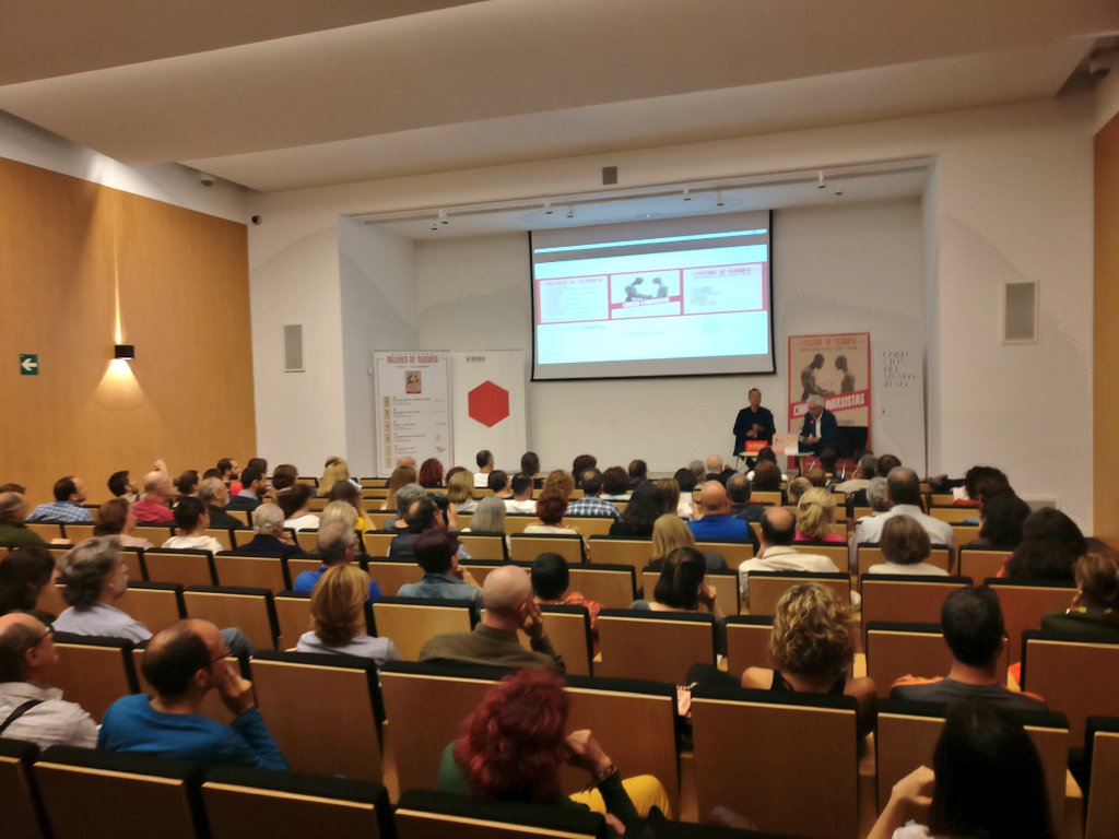 latermicamalaga's tweet photo. "Hoy hablamos de filósofa y religión" @BasilioBaltasar introduce el taller de de Juan Arnau en @museorusomalaga 'El budismo y la credulidad' https://t.co/Kj8uclpkXG