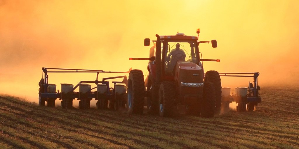 ptx_trimble's tweet photo. These 5 time-saving #plantingtech tips will maximize yields and boost profits this crop season » https://t.co/QfjnVrCEOj https://t.co/0GMJYEkNJI