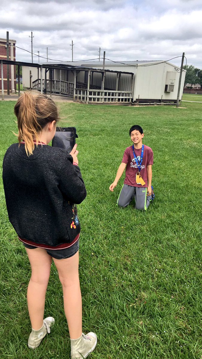 _gillespiekate's tweet photo. Finally getting to film our book trailers! 🎥🎞📖 #iMovie #creechpride https://t.co/cBW2iYsBQd