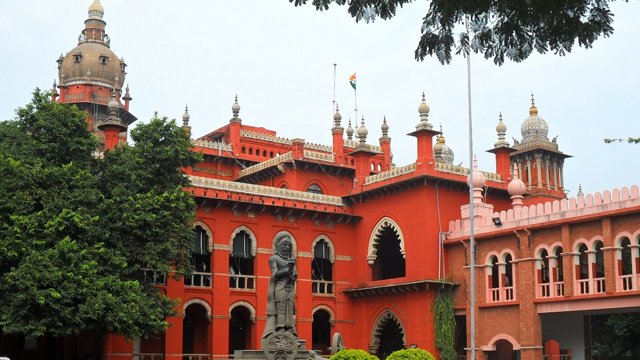 Madras HC restrains TN from opening, relocating liquor shops dnai.in/ep7r https://t.co/owIIw5XTI5