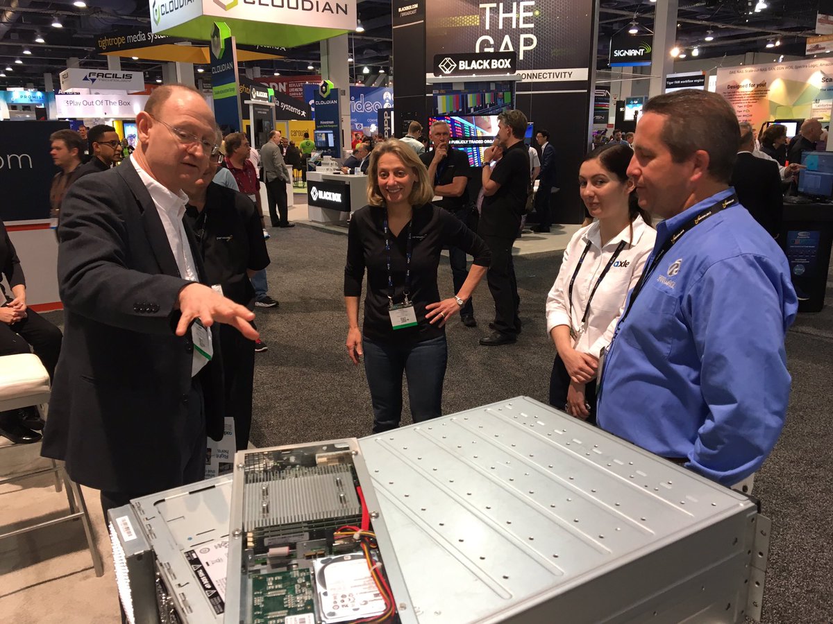 D_Cell's tweet image. @sbogoch and @AxleVideo with @Panasas CEO Faye Pairman reviewing benefits of DirectFlow for Mac on #activestor - the #FastestInHollywood