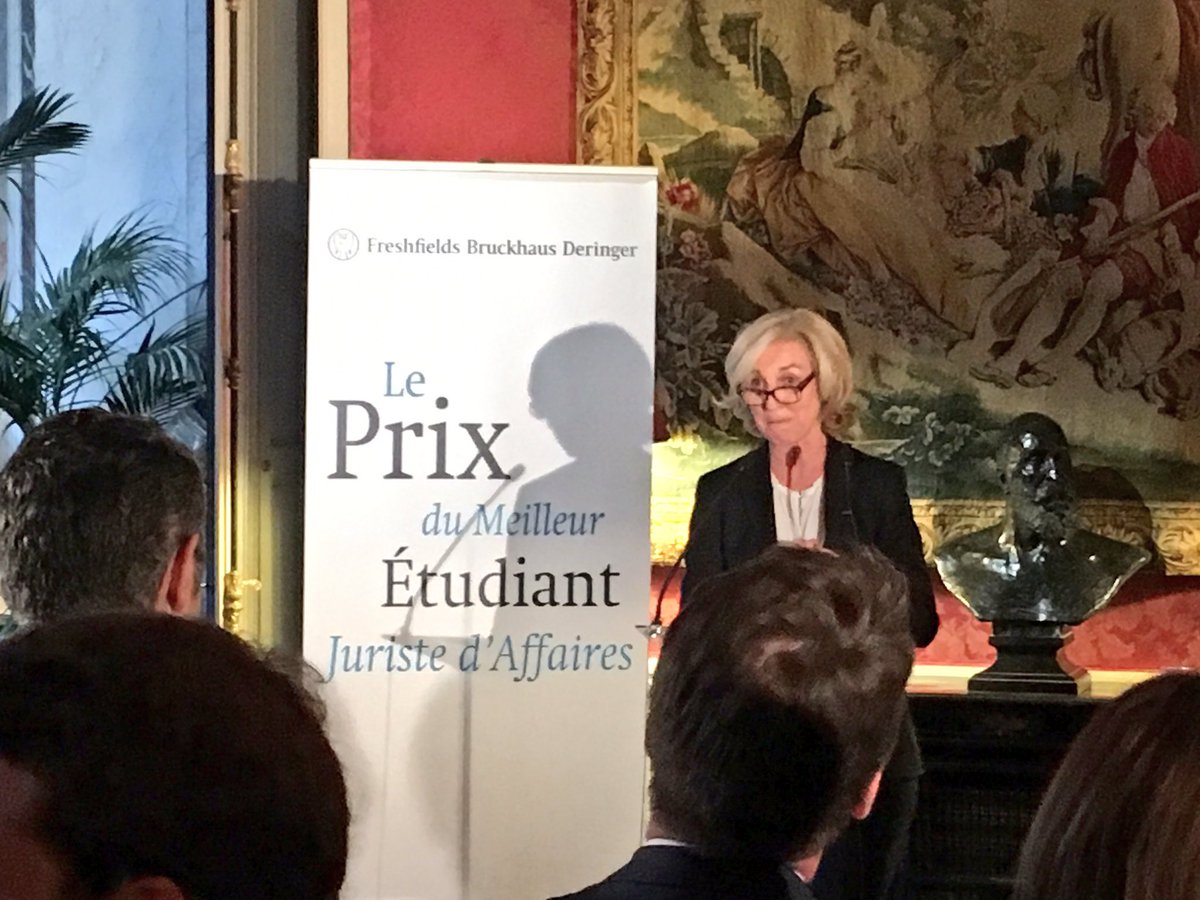 LaurentTDB's tweet photo. La présidente du jury du #PrixFreshfields 2017, Mme Isabelle Falque-Pierrotin, Présidente @CNIL : Révolution Digitale & protection données ! https://t.co/bFOsLcO6yN