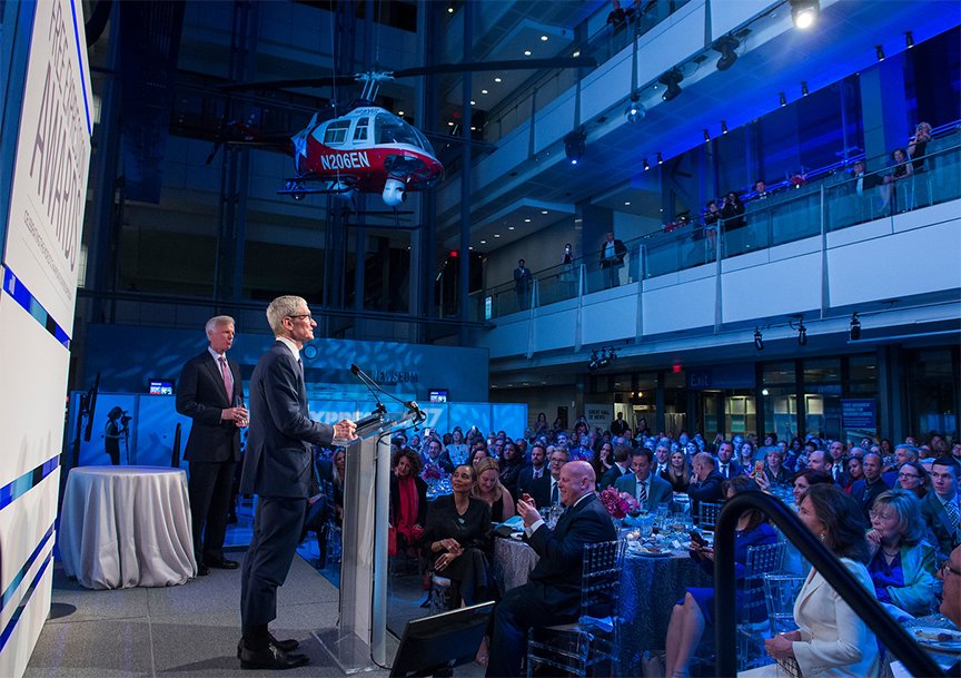 R_ScottWilliams's tweet photo. One of my fav photos frm #FreeExpression17 @Newseum last week.Tim Cook of @Apple accepted the award for Free Speech: https://t.co/8lImMz44em https://t.co/sxpBIL0kx7
