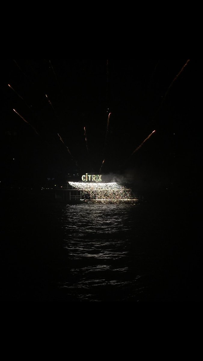 callejap's tweet image. Fireworks on the Harbour Bangkok #citrixapjpc