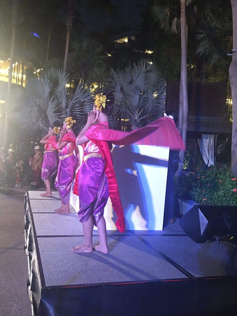 callejap's tweet image. Stunning Thai dancers at the Partners Welcome Reception #citrixapjpc