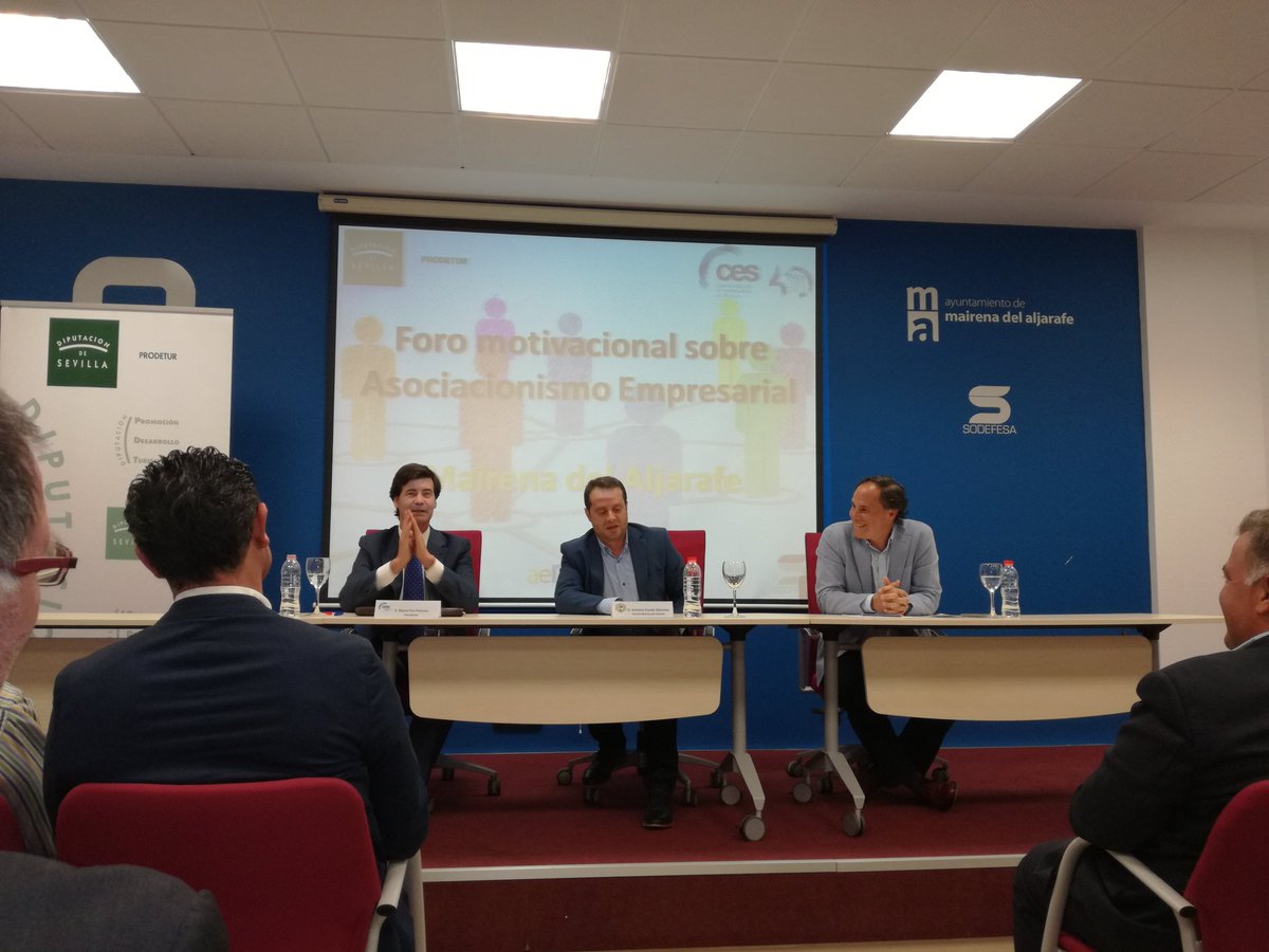 FatimaJaponCoac's tweet photo. La clave del asociacionismo empresarial es estar informados para intercambiar opiniones @CES_Sevilla @prodetur @aemaaljarafe https://t.co/mh46t71Iuf