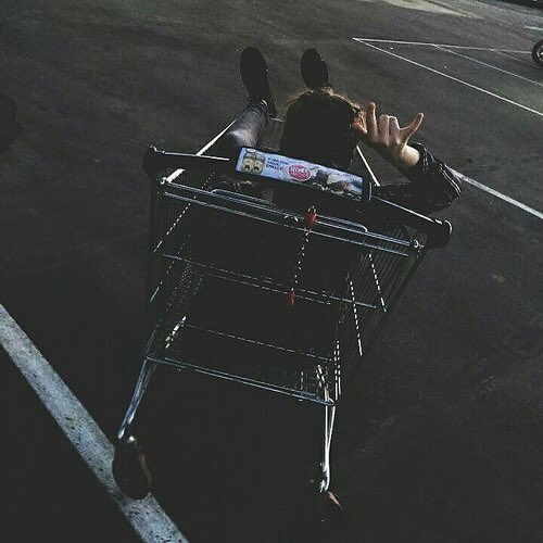 daestheticvina's tweet photo. ronan lynch

- my gay son
- actually has a farm and a dream child and a dream raven
- loves Adam a lot
- rude
- good at Latin
- loves cars https://t.co/t5ytuYfjMS