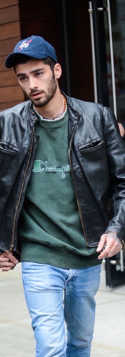 TheZarryNews's tweet photo. #New | Zayn out in NYC today! https://t.co/yFlXj49JeV