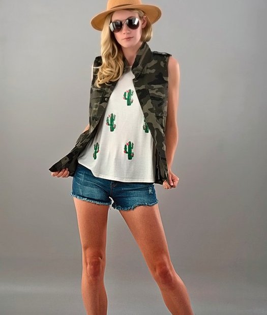 OddsEndsHarlan's tweet photo. beautiful cotton camo vest just arrived in s/m/l. in-store and online! https://t.co/P4Pv8AAyVV #camo #utilityvest #SummerStyle https://t.co/jVNImSJd3p