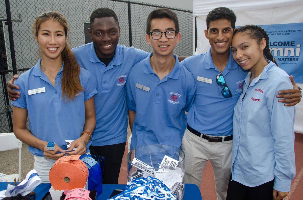 SMC_AlumniAssoc's tweet image. Another #Throwback to our wonderful President Ambassador during our Homecoming this past year