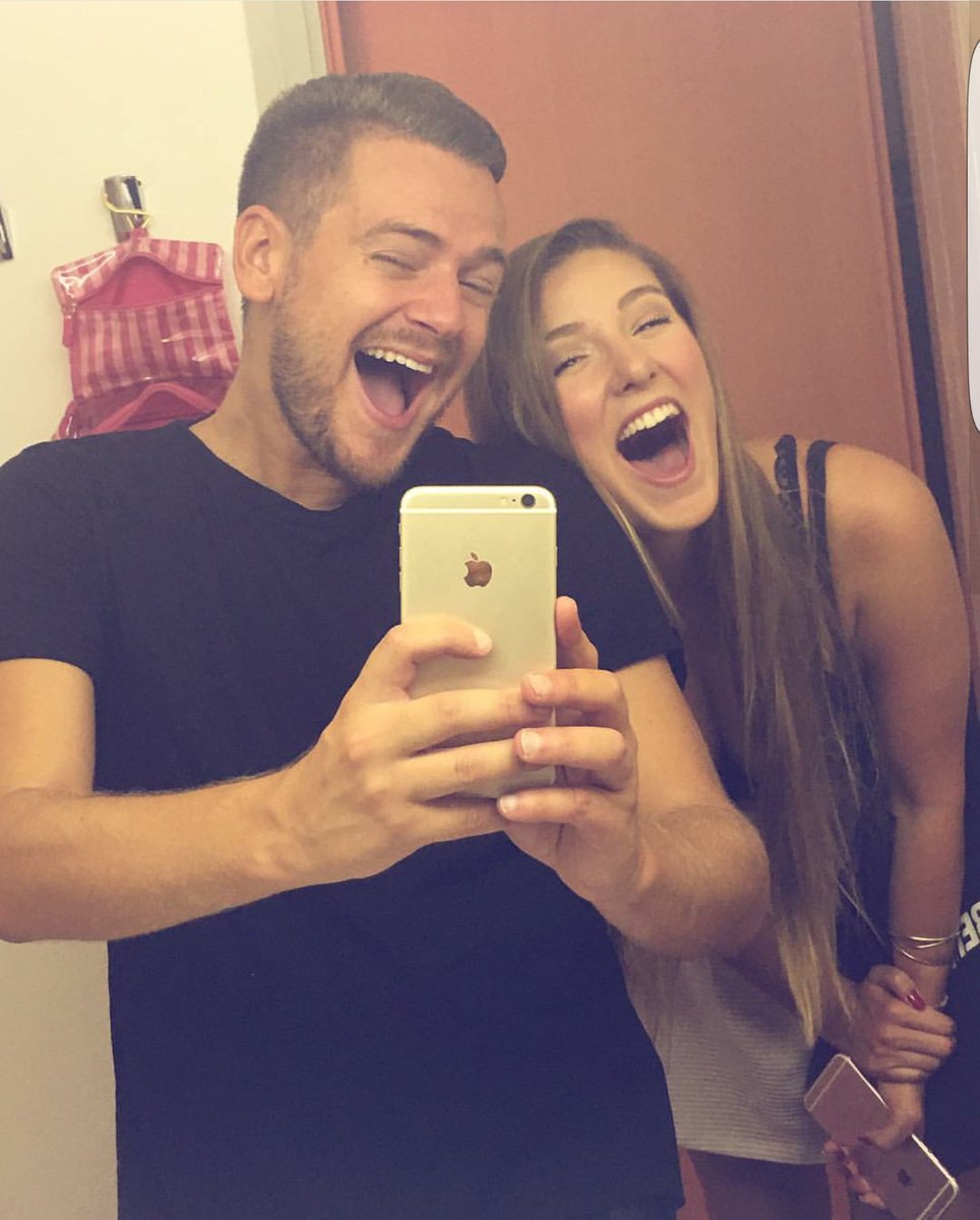 JeremstarLMC's tweet photo. #Photo du soir
Les snaps avec Emma franchement c'est le kiffe @emmacakecup @jeremstar merci pour tout 💖❤ https://t.co/fJwJSpUdYC