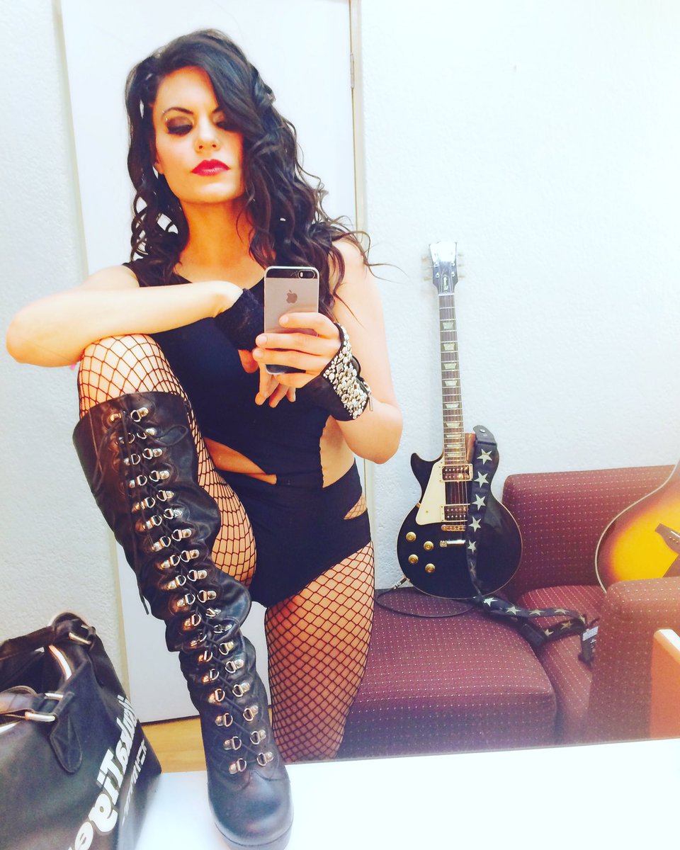 AdellaGuitar's tweet photo. 🔥Me Quema 🔥
Televisa / Univisión
Paulina Rubio
TV Show
#hot #gibson #tequemo https://t.co/gdKBdDK8Wf